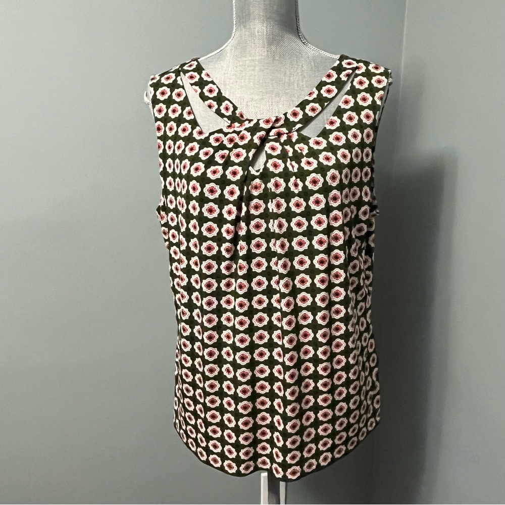 NINE WEST keyhole print Blouse with cut outs women’s size Large sleeveless